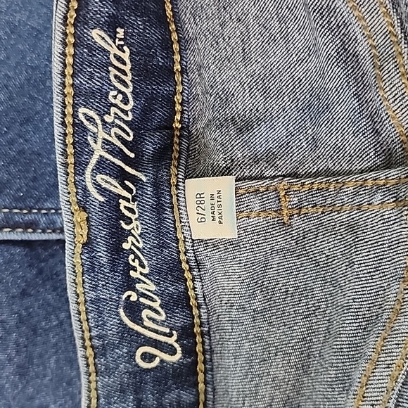 Universal Thread curvy skinny dark wash denim blue jeans Size 6 28R - Picture 5 of 7